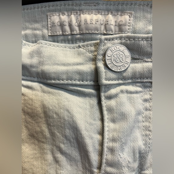 Rock & Republic denim short with skullhead design - Picture 4 of 4